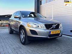 Volvo XC60 - 2.0 T5 Summum - Dealer Onderhouden - Lederen Bekleding - Afneembare Trekhaak (1.800 kg)