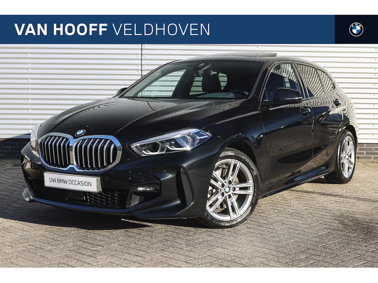 BMW 1-serie - 118i Executive M Sport Automaat / Panoramadak / Sportstoelen / Parking Assistant / LED / C - AutoWereld.nl