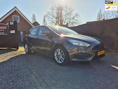 Ford Focus - 1.0 Trend Edition 5 Deurs Navi Clima Cruise