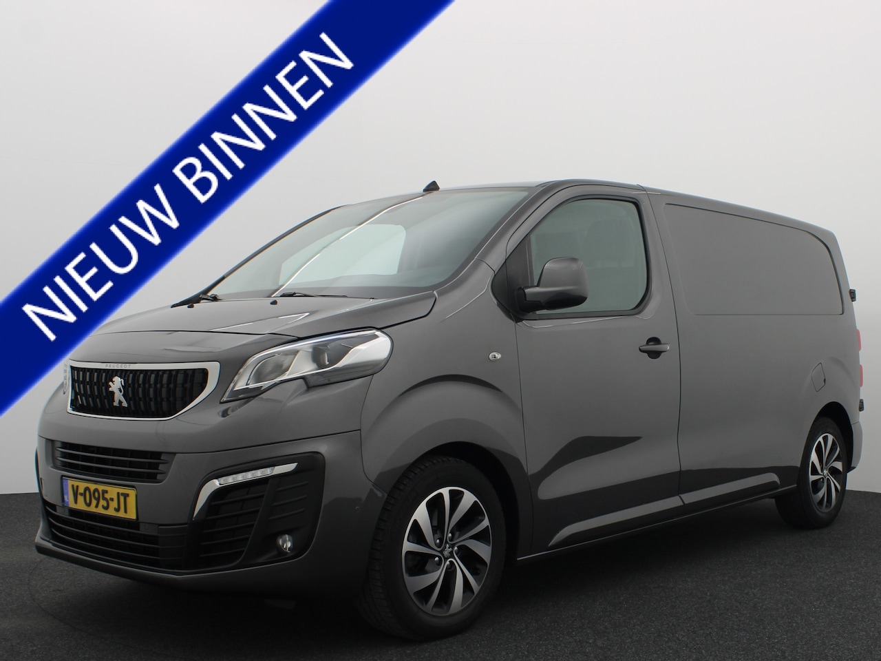 Peugeot Expert - 227S 2.0 BlueHDI 180PK Premium Pack AUTOMAAT / XENON / TREKHAAK / LEDER / STOELVERW / CARP - AutoWereld.nl