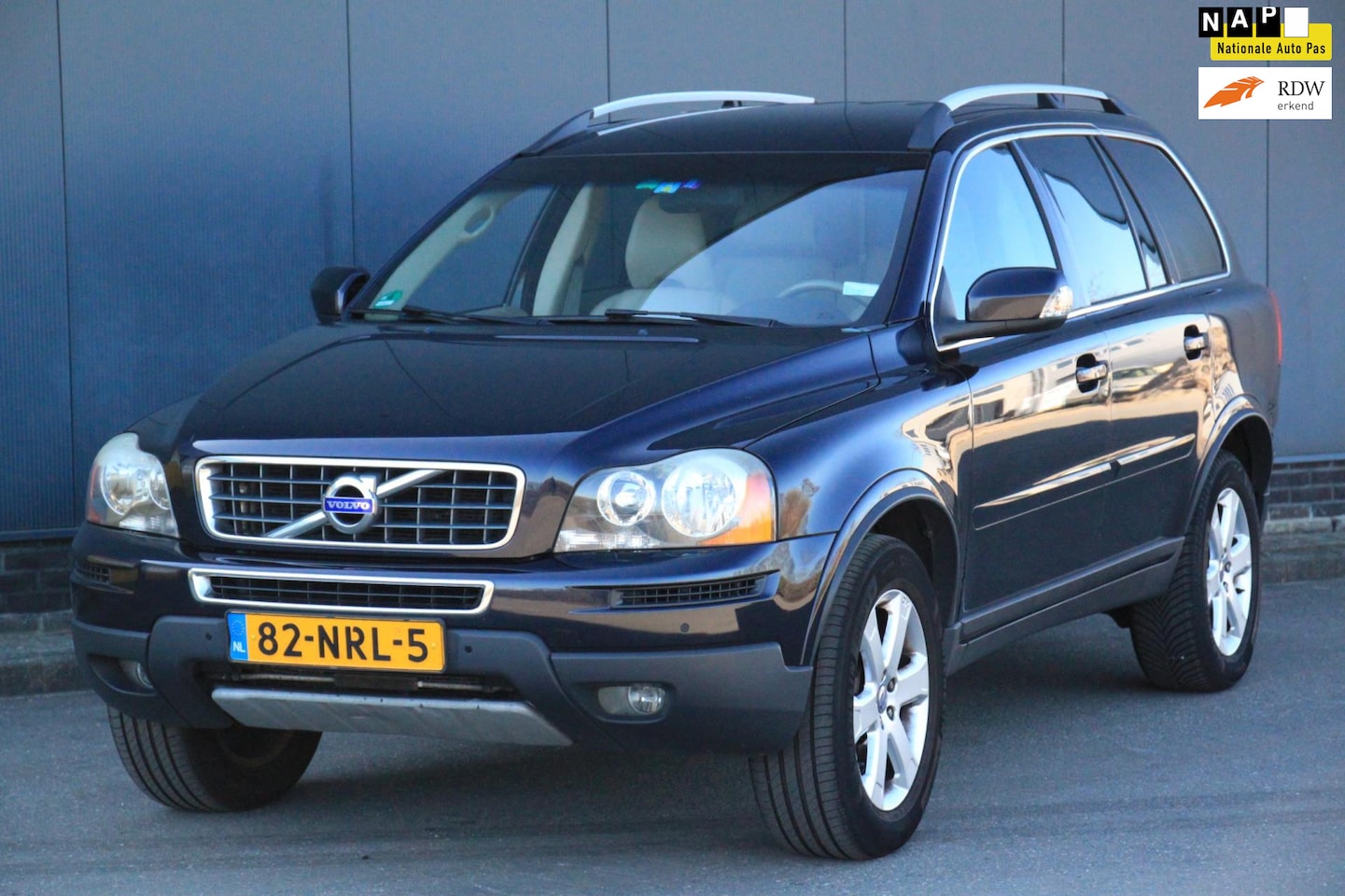 Volvo XC90 - 2.5 T5 Limited Edition 7Pers./Leer/Navigatie/Parkeersensor/Trekhaak afneembaar - AutoWereld.nl