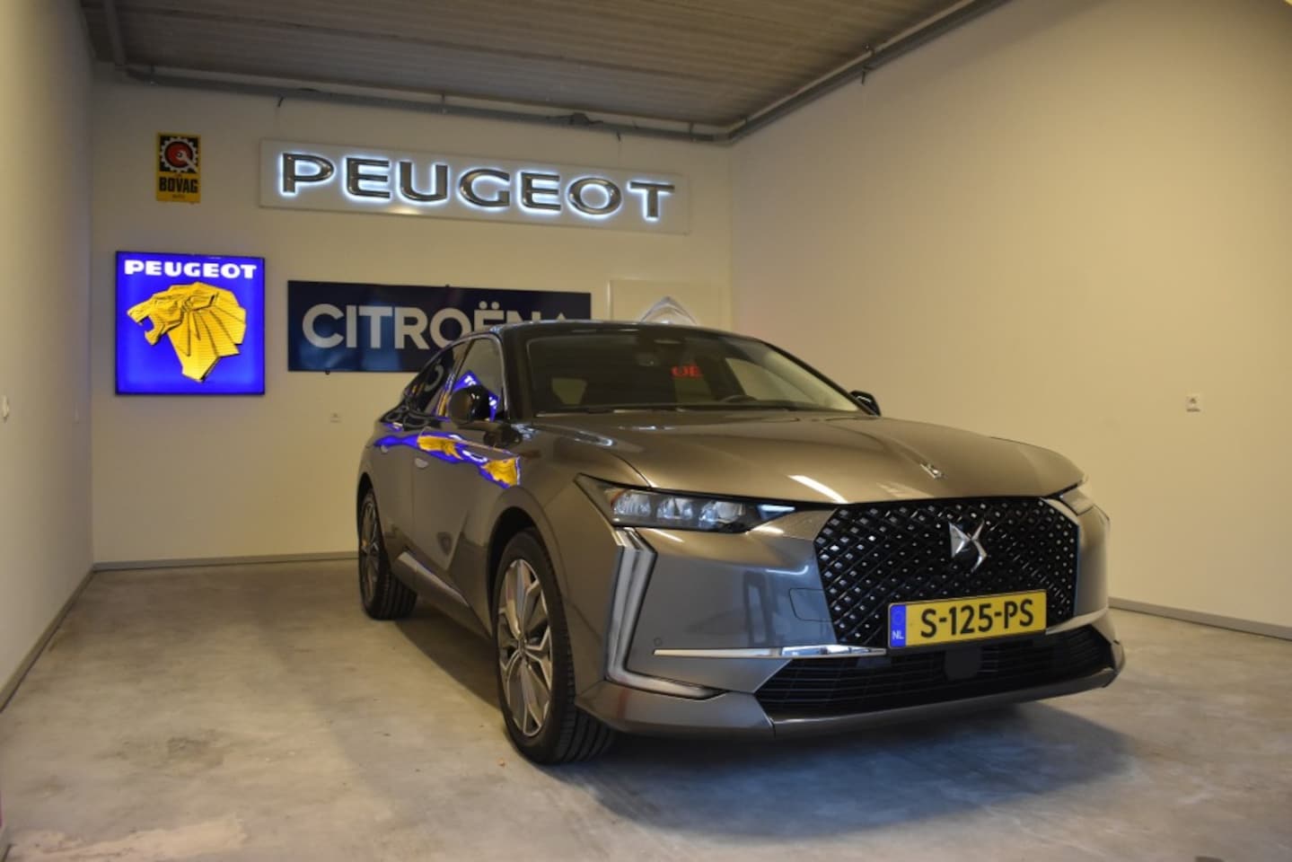 DS 4 - E-Tense Hybride Esprit De Voyage 225 Pk. - AutoWereld.nl