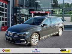 Volkswagen Passat Variant - 1.4 TSI GTE LEDER/CAMERA/TREKHAAK/NAVI/ACC/STOELVERW