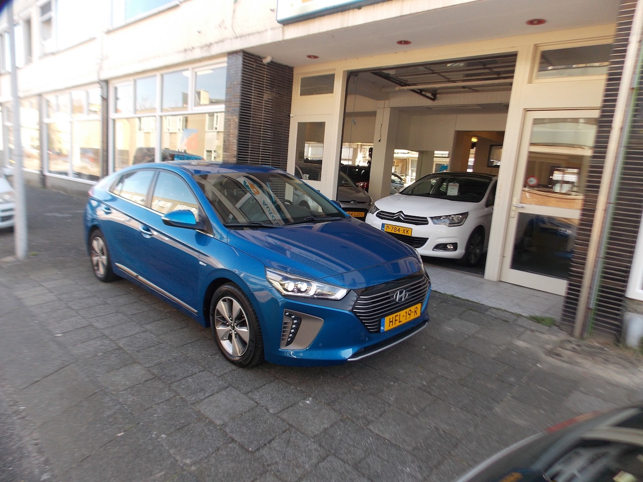 Hyundai IONIQ - 1.6 GDi PHEV i-Motion NAVI CAMERA LEDER OPEN DAK ENZ. - AutoWereld.nl