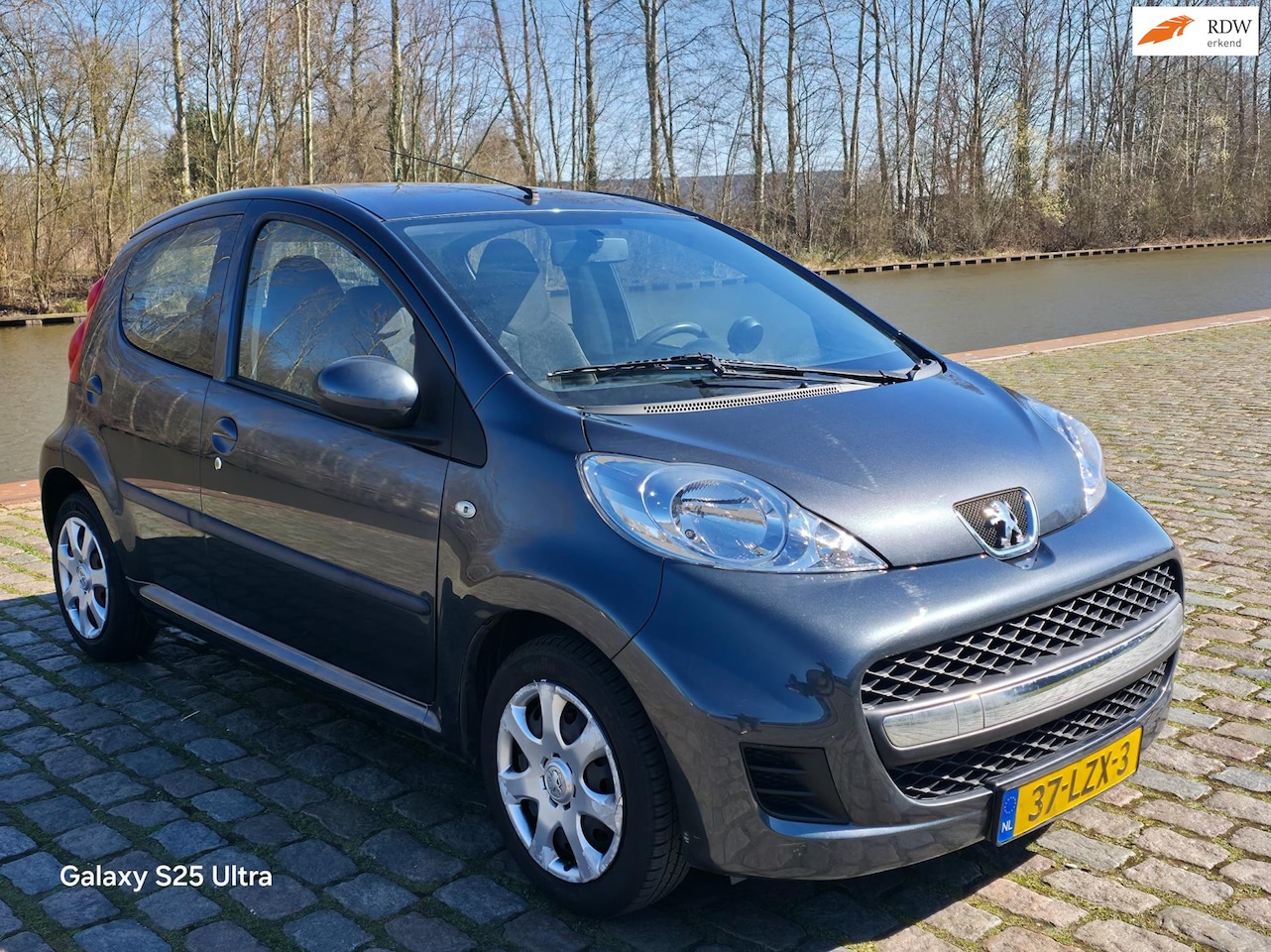 Peugeot 107 - 1.0-12V XS Automaat lage km airco cv op afs - AutoWereld.nl