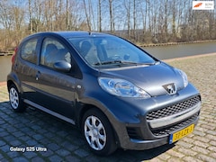 Peugeot 107 - 1.0-12V XS Automaat lage km airco cv op afs