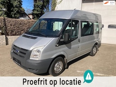 Ford Transit - Rolstoelbus rolstoel voorin side by side rolstoelauto