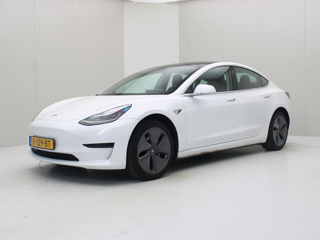 Tesla Model 3 - Standard RWD Plus [ AUTOPILOT+60 kWh+PREMIUM AUDIO ] - AutoWereld.nl