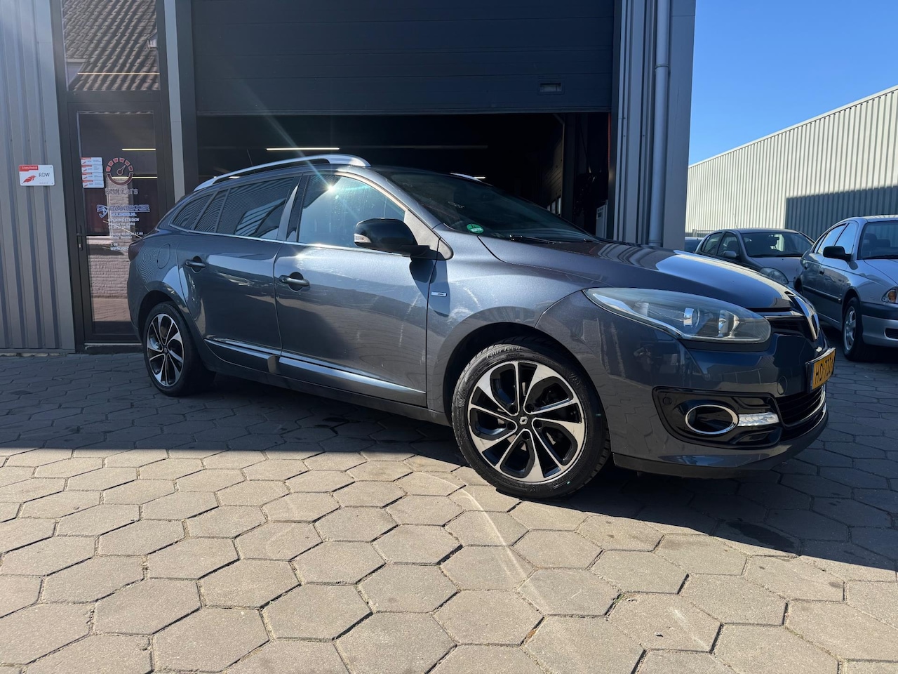 Renault Mégane Estate - 1.2 TCe Bose - 3e Eigenaar - Clima/Airco - [2015] - Navi - N.a.p -Lage km - - AutoWereld.nl