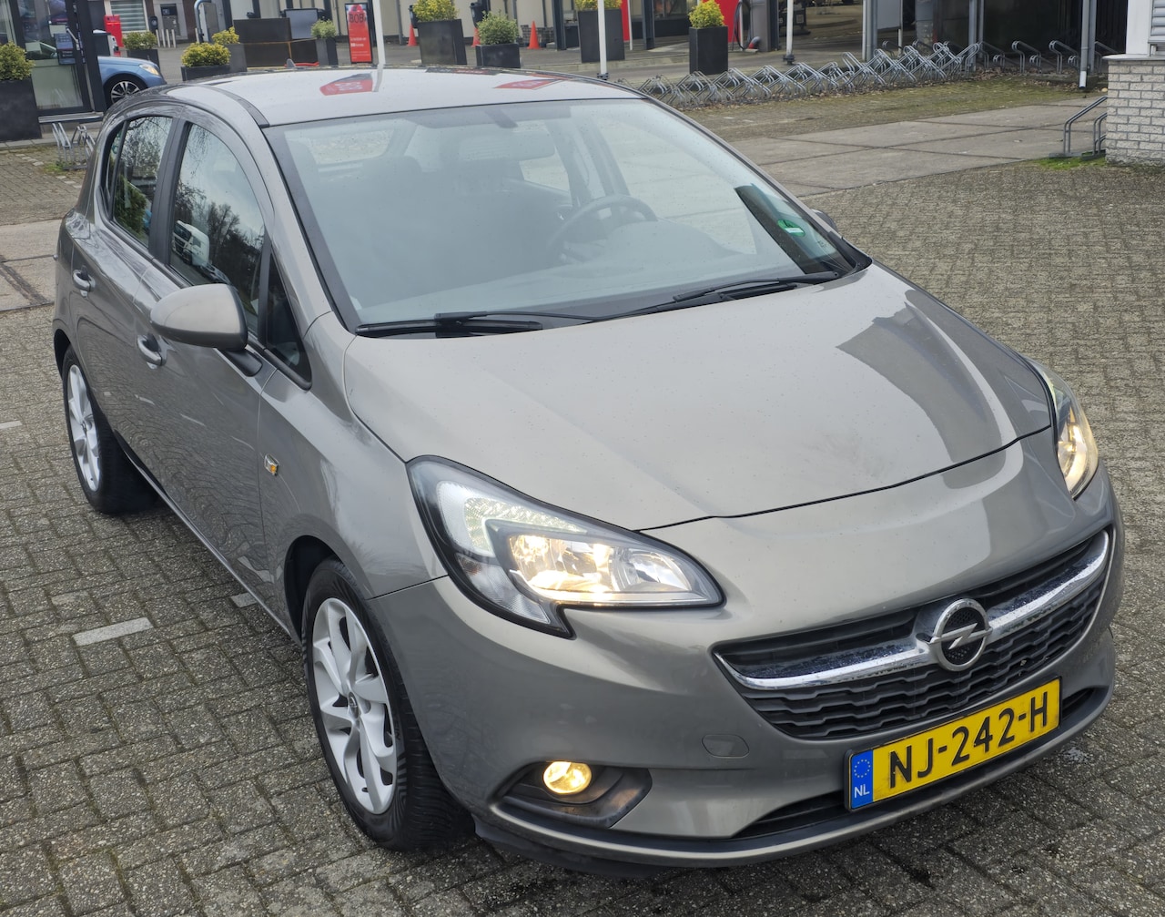 Opel Corsa - 1.4 Color Edition - AutoWereld.nl