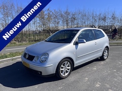 Volkswagen Polo - 1.4-16V Highline Automaat Leder Climatronic Nwe Apk