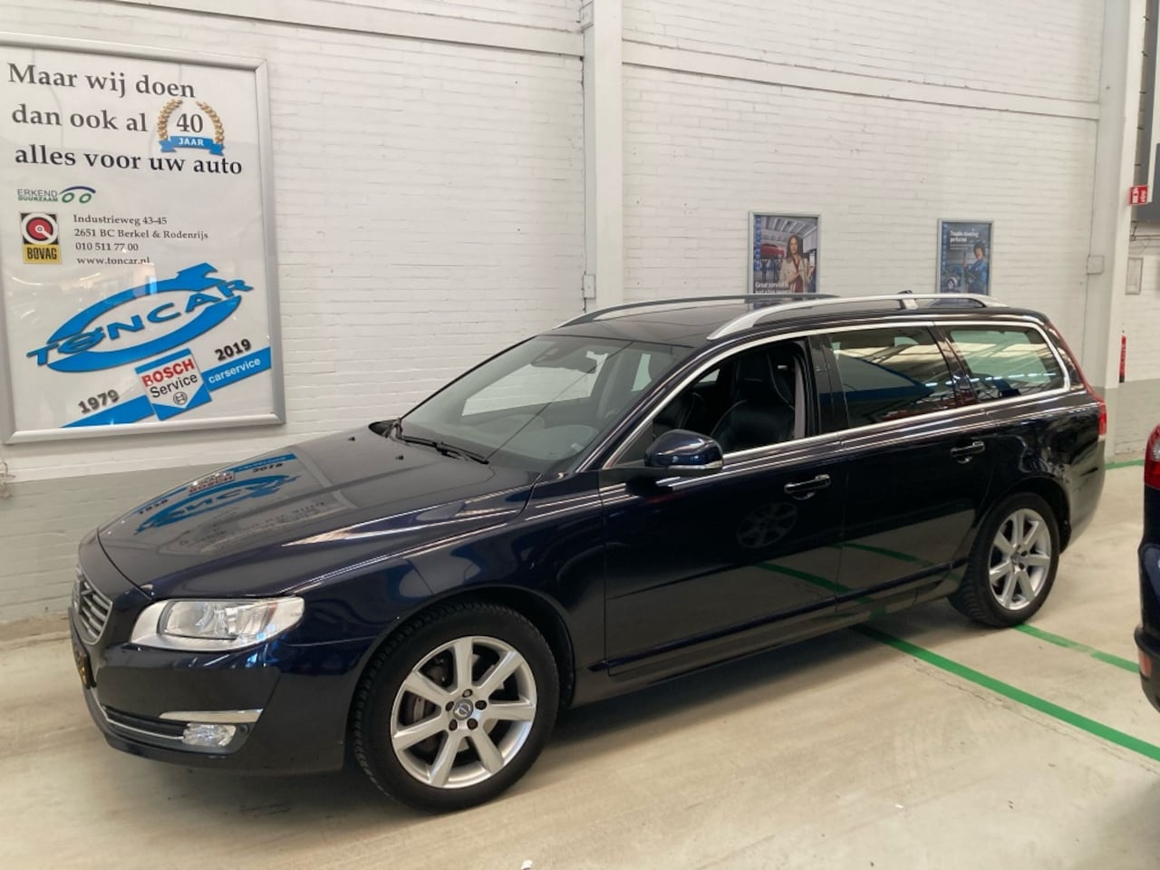 Volvo V70 - 2.0 T5 Inscr. Ed. - AutoWereld.nl