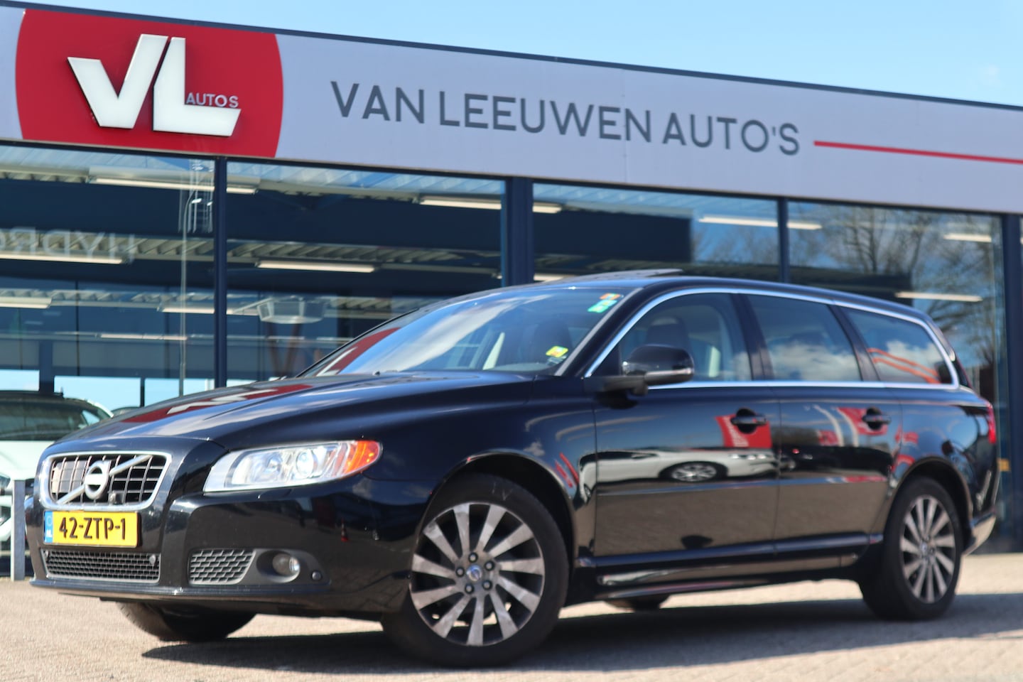 Volvo V70 - 1.6 T4 Limited Edition | APK 08-02-2026 | Automaat | Adaptive Cruise - AutoWereld.nl