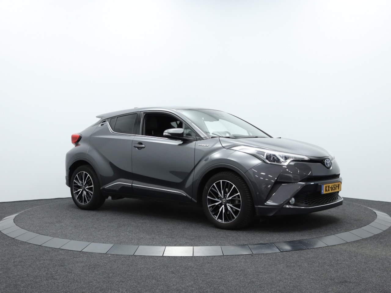 Toyota C-HR - 1.8 Hybrid First Edition | JBL Audio | Navigatie | Camera | Park - AutoWereld.nl