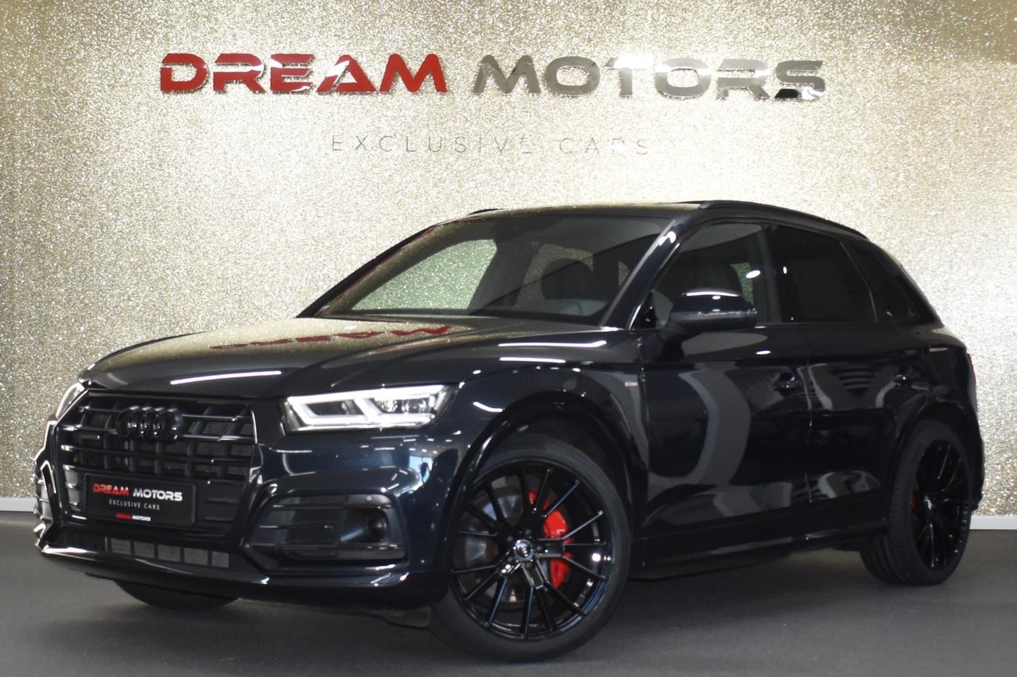 Audi Q5 - 55 TFSI e Quattro S-Line COMPETITION 367pk | LUCHTVERING | MASSAGE - AutoWereld.nl