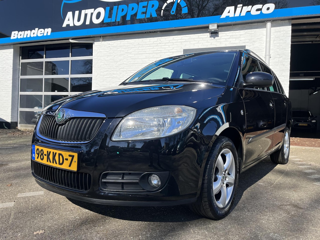 Skoda Fabia Combi - 1.4-16V Tour /Lm velgen/Trekhaak/Nieuwe apk bij aflevering - AutoWereld.nl