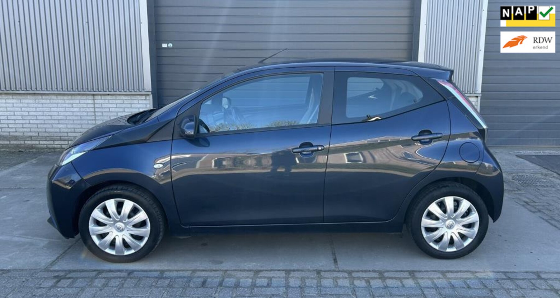 Toyota Aygo - 1.0 VVT-i x-play 1.0 VVT-i x-play - AutoWereld.nl