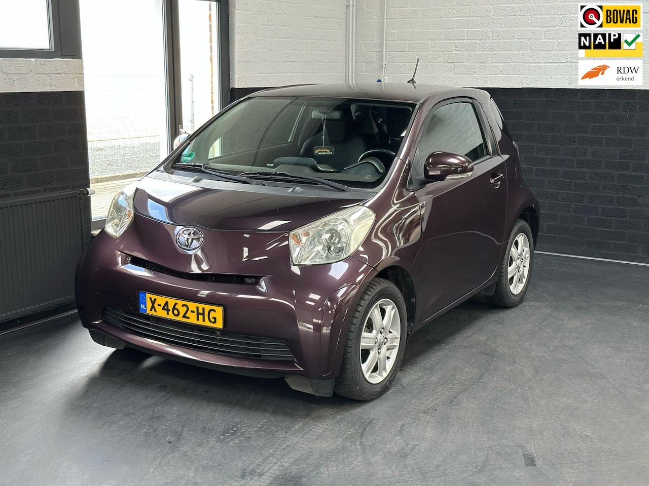 Toyota iQ - 1.0 VVTi Comfort 1.0 VVTi Comfort, Airco, Keyless, Lage Km Stand. Zeer mooie staat - AutoWereld.nl