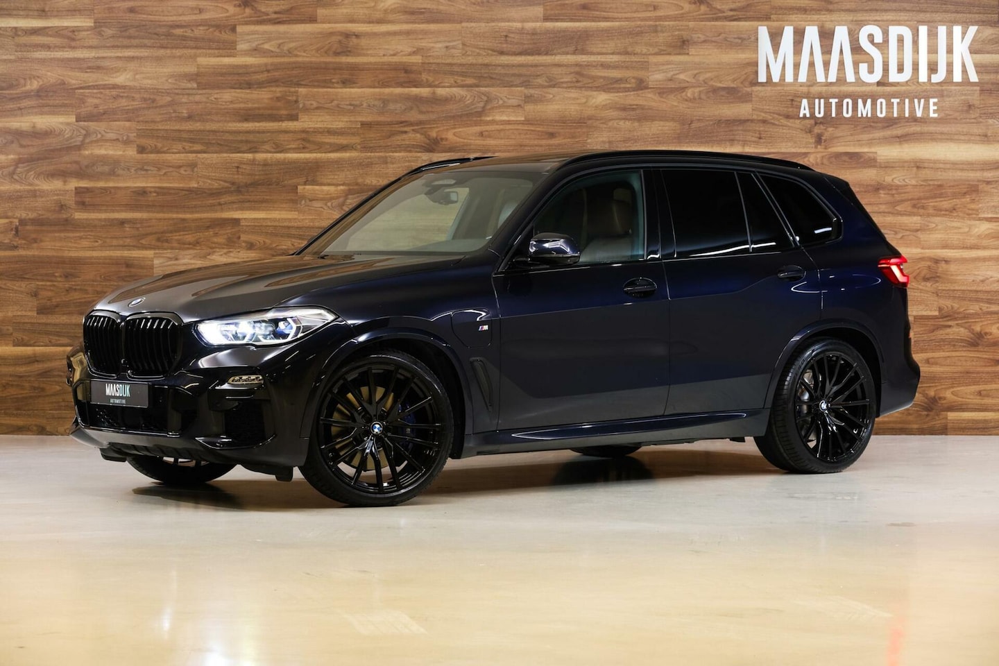 BMW X5 - xDrive45e|Skylounge|Massage|Ventilatie|Trekhaak|Laser| - AutoWereld.nl