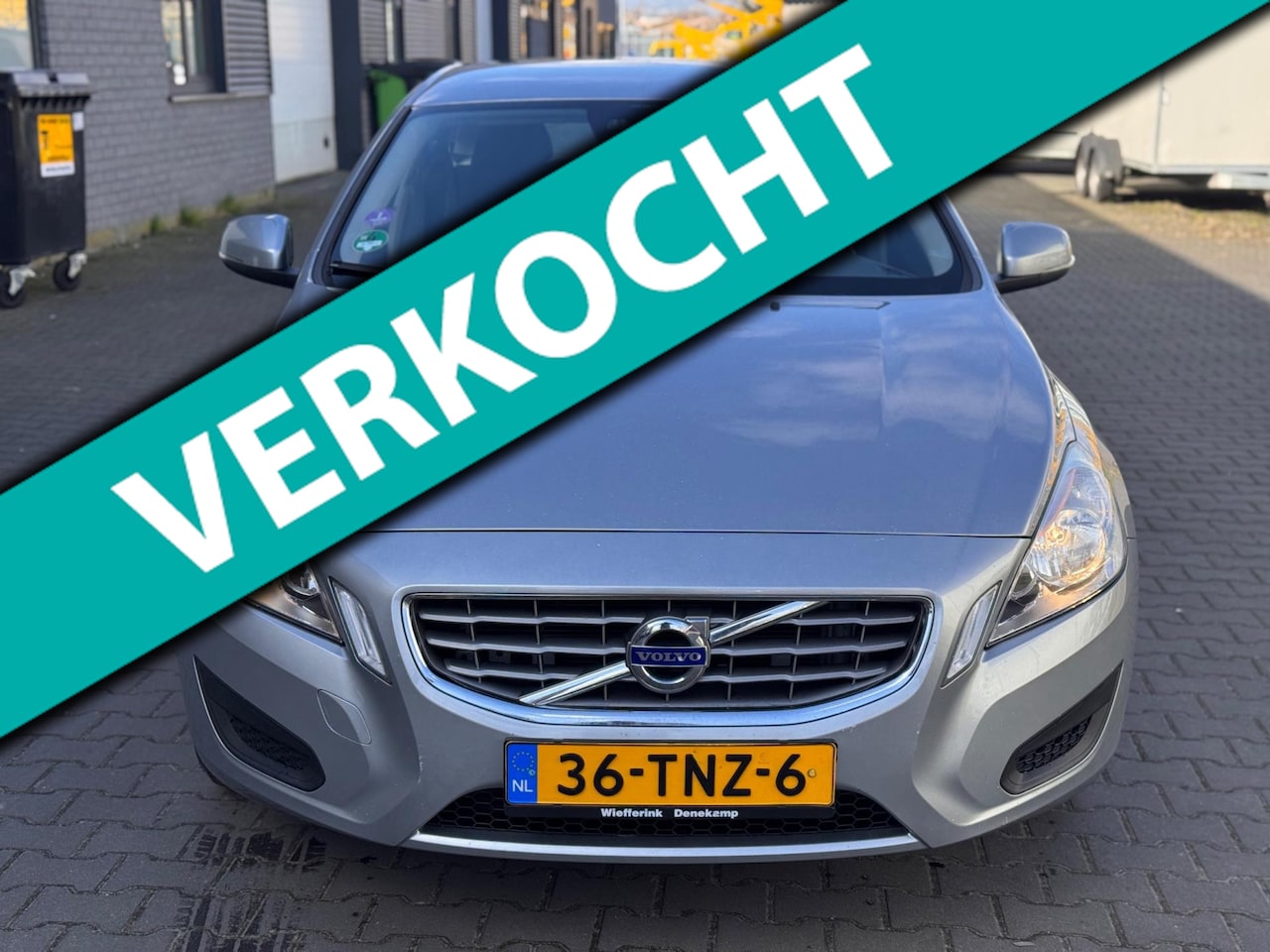 Volvo V60 - 1.6 T3 Kinetic trekhaak goed onderhouden - AutoWereld.nl