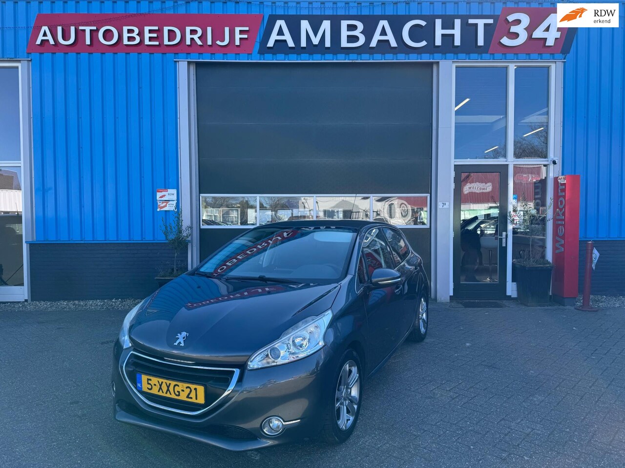 Peugeot 208 - 1.2 VTi Allure | NAP | Airco | Trekhaak - AutoWereld.nl