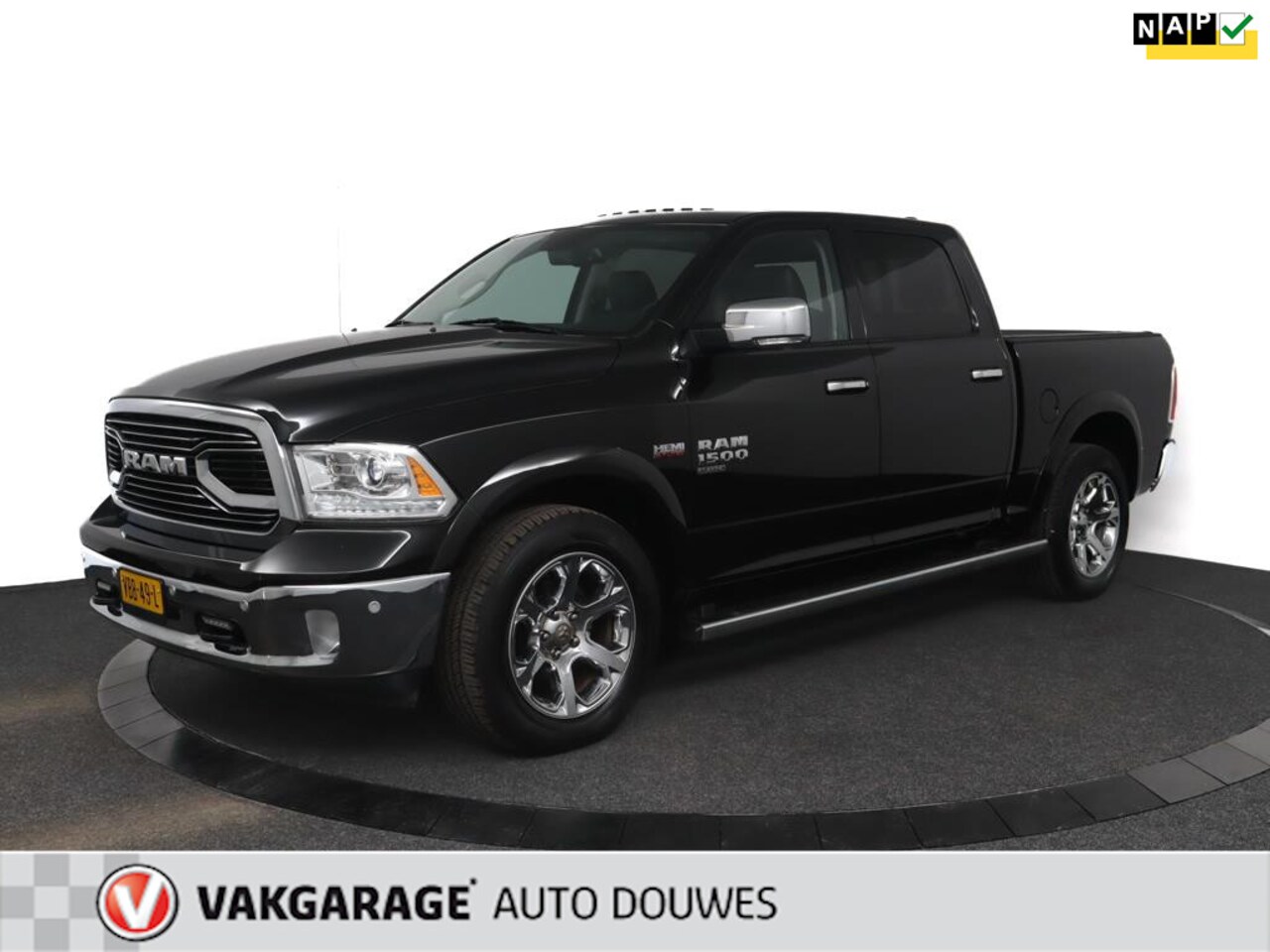 Dodge Ram 1500 - CLASSIC LARAMIE CREW CAB 4WD| NAP | 1e eigenaar | Bomvol |Stoel en Stuur verwarming - AutoWereld.nl