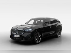 BMW XM - PHEV 50e | 23" LM M Sterspaak (styling 923 M) Bicolor Jet Black | Trekhaak met elektrisch