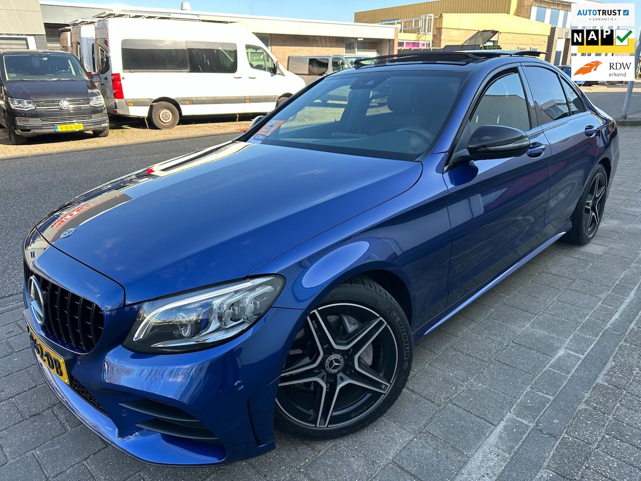 Mercedes-Benz C-klasse - 180 AMG EXLUSIVE PACK 2019 MATRIX LED PANO LEER LUXE - AutoWereld.nl