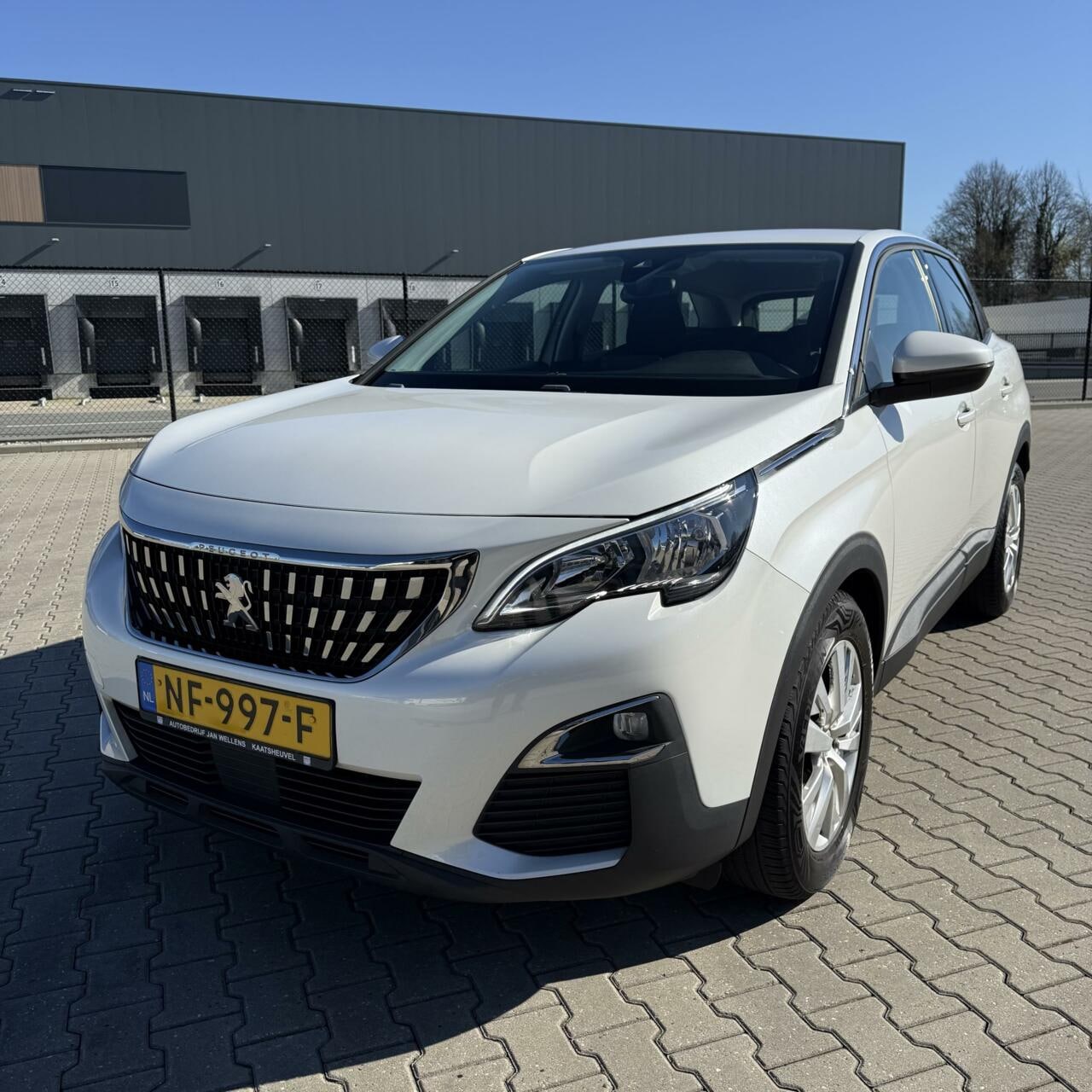 Peugeot 3008 - 1.2 Allure / Navi / CarPlay / PDC - AutoWereld.nl