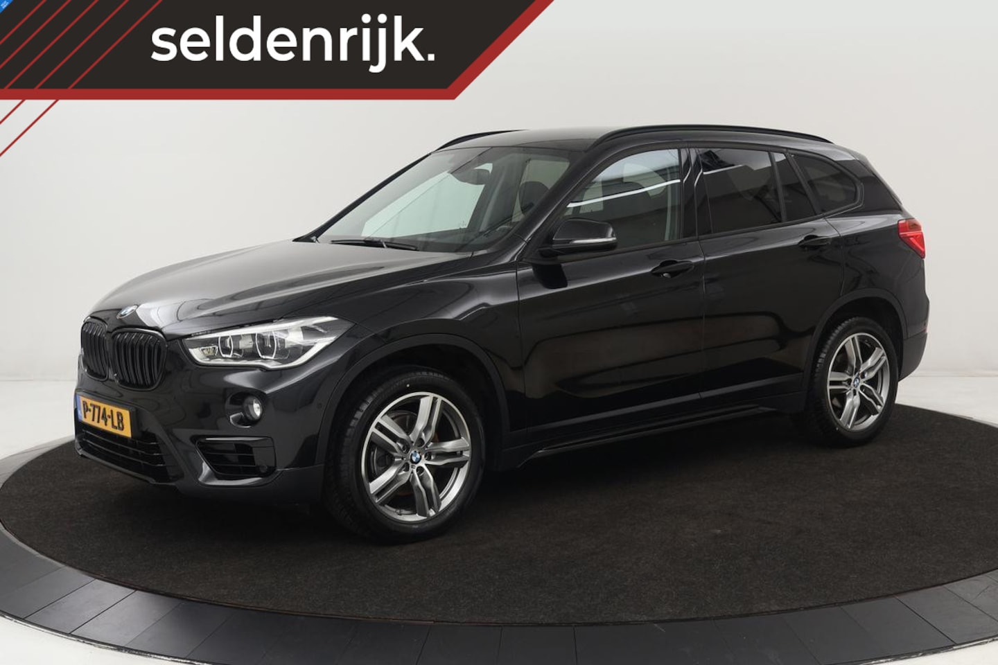 BMW X1 - sDrive 18i Sport Line | Stoel & stuurverwarming | Trekhaak | Sportstoelen | Navigatie | Fu - AutoWereld.nl