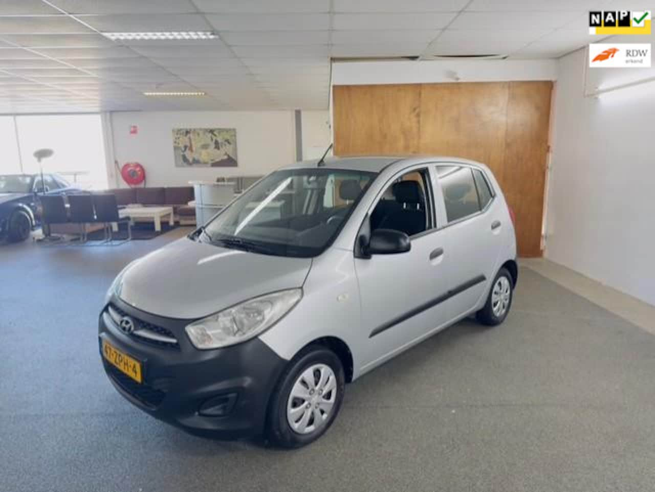 Hyundai i10 - 1.0 Pure Apk Nieuw,Aux-CD Speler,N.A.P,5Deurs,2 Sleutels + Boekjes,Topstaat!! - AutoWereld.nl