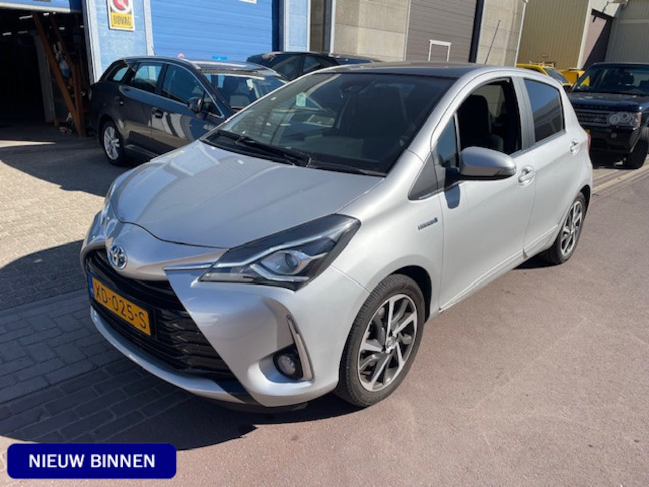 Toyota Yaris - 1.5 Hybrid Premium dec-2018 10.373km NAP 1e eigenaar Full options met Panoramadak, Navigat - AutoWereld.nl