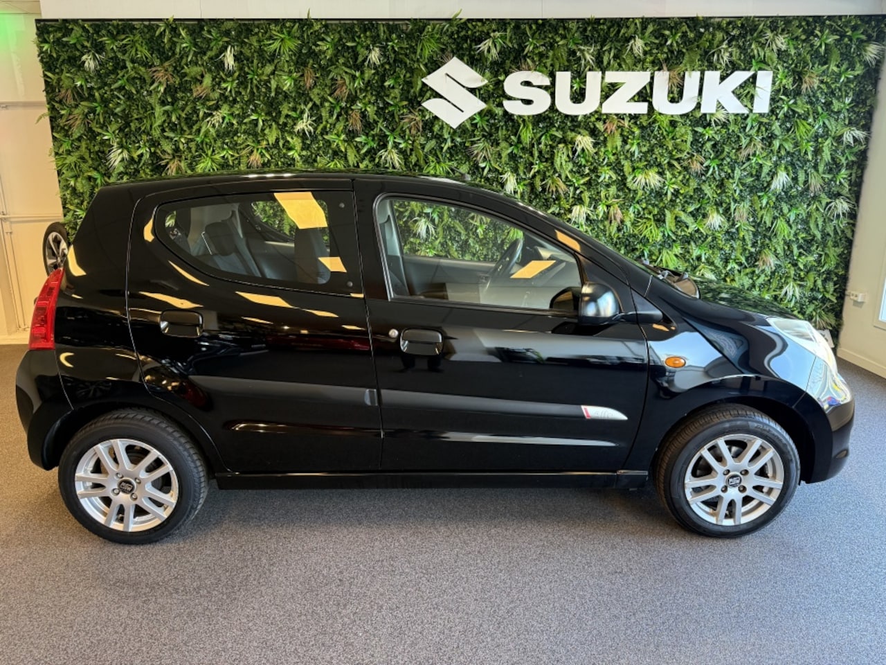 Suzuki Alto - Airco LMV Stootlijsten 1.0 Comfort 5-deurs - AutoWereld.nl