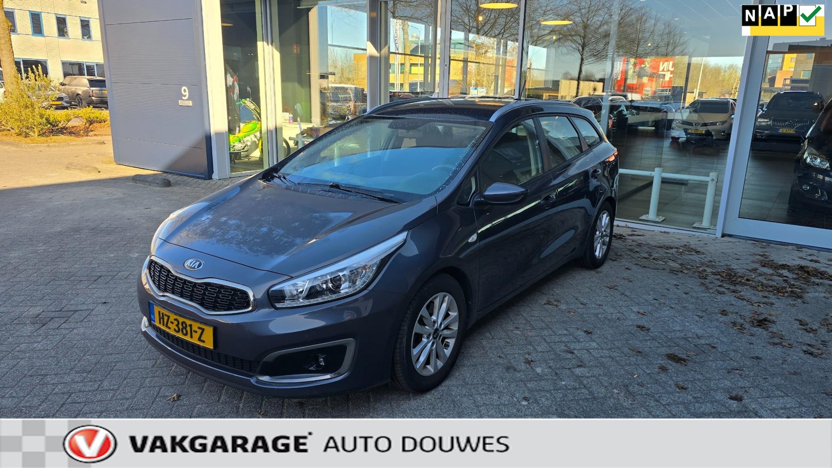 Kia Cee'd Sportswagon - 1.6 GDI First Edition | NAP | Lage KM's! | Navigatie | Airco | Bluetooth | - AutoWereld.nl