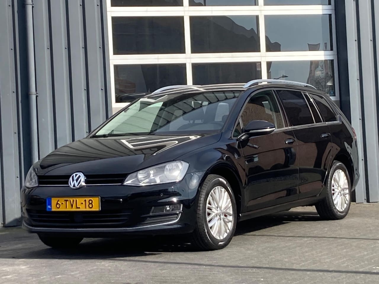 Volkswagen Golf Variant - 1.2 TSI Highline Automaat Clima Navi Trekhaak - AutoWereld.nl