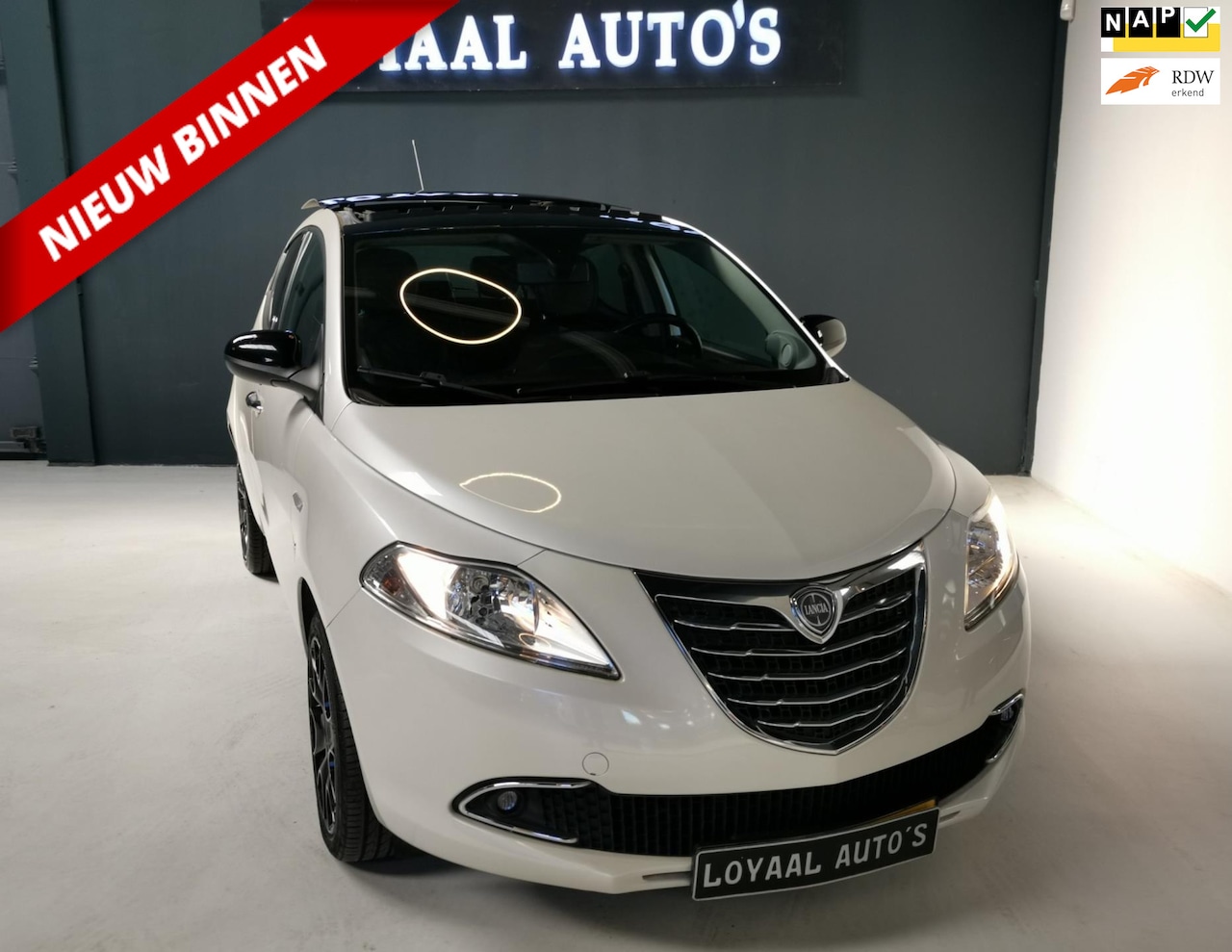 Lancia Y(psilon) - Ypsilon 0.9 TwinAir Platinum | PANO | AIRCO | CRUISE | ELEK.RAMEN | NAP | APK. - AutoWereld.nl