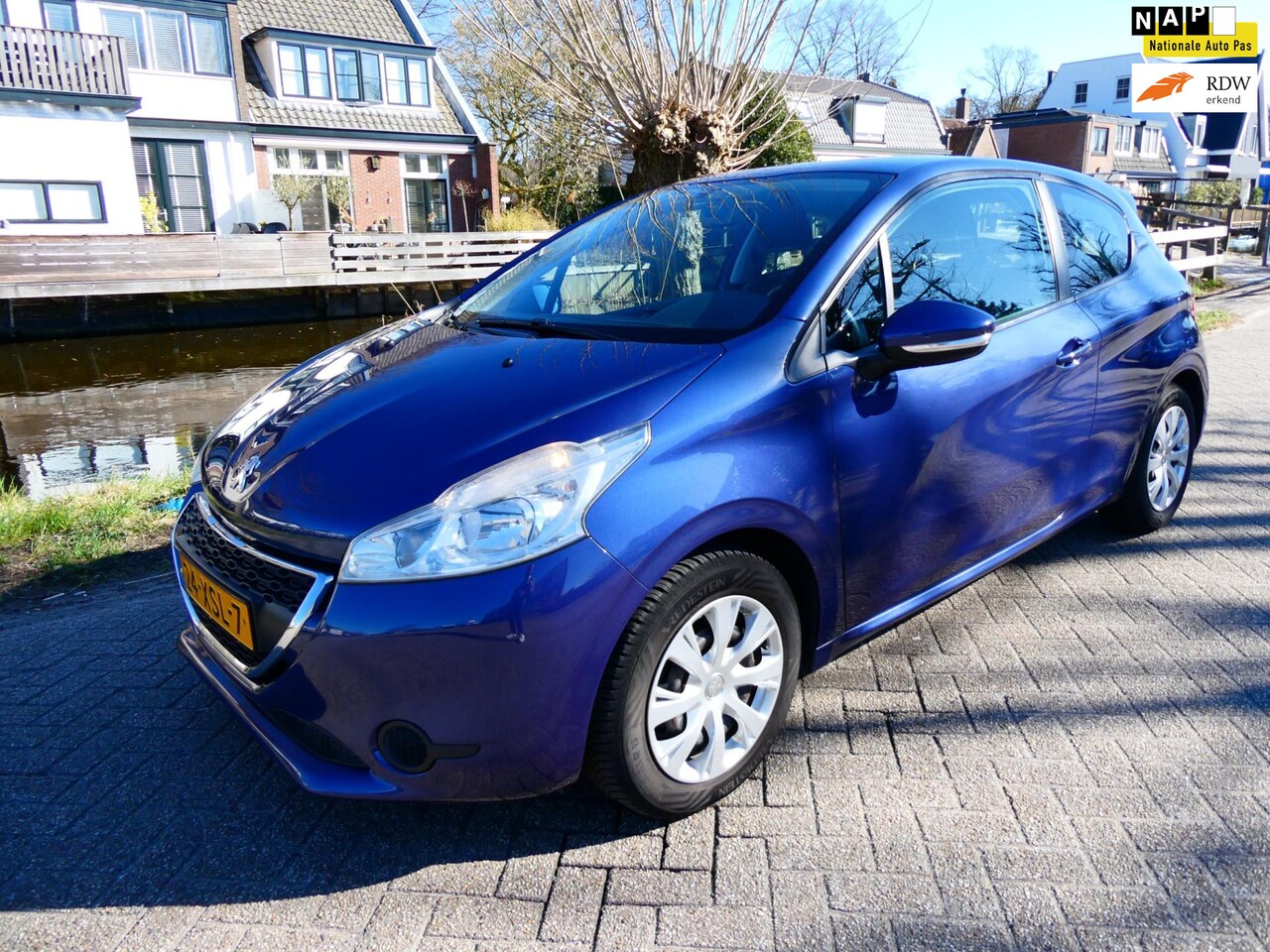 Peugeot 208 - 1.2 VTi 82pk Active Airco Cruise Trekhaak Historie Zuinig A-Label - AutoWereld.nl