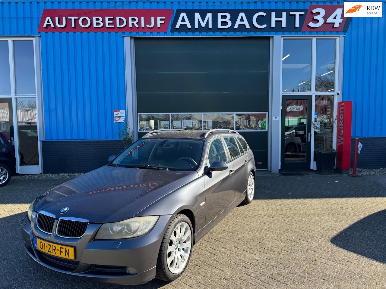 BMW 3-serie Touring - 318d High Executive 318d High Executive - AutoWereld.nl