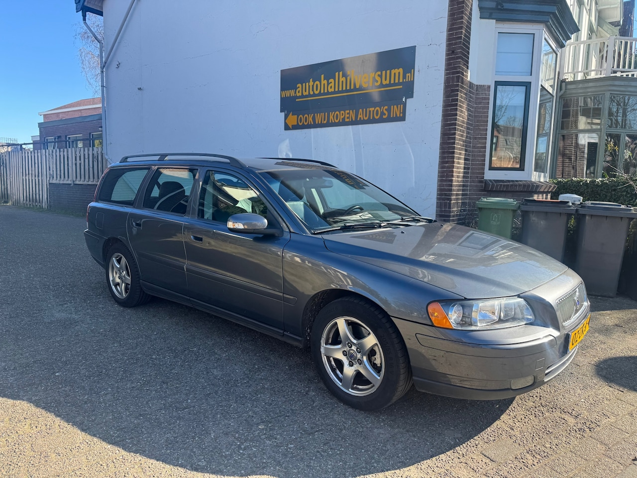 Volvo V70 - 2.0T Edition AUTOMAAT - AutoWereld.nl