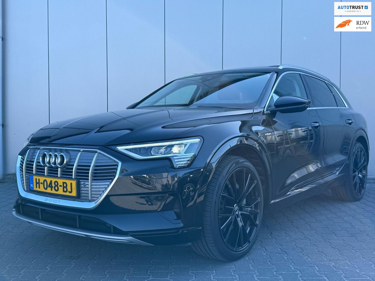 Audi e-tron - E-tron 50 quattro Launch edition plus 71 kWh / Pano / Leder / Camera - AutoWereld.nl