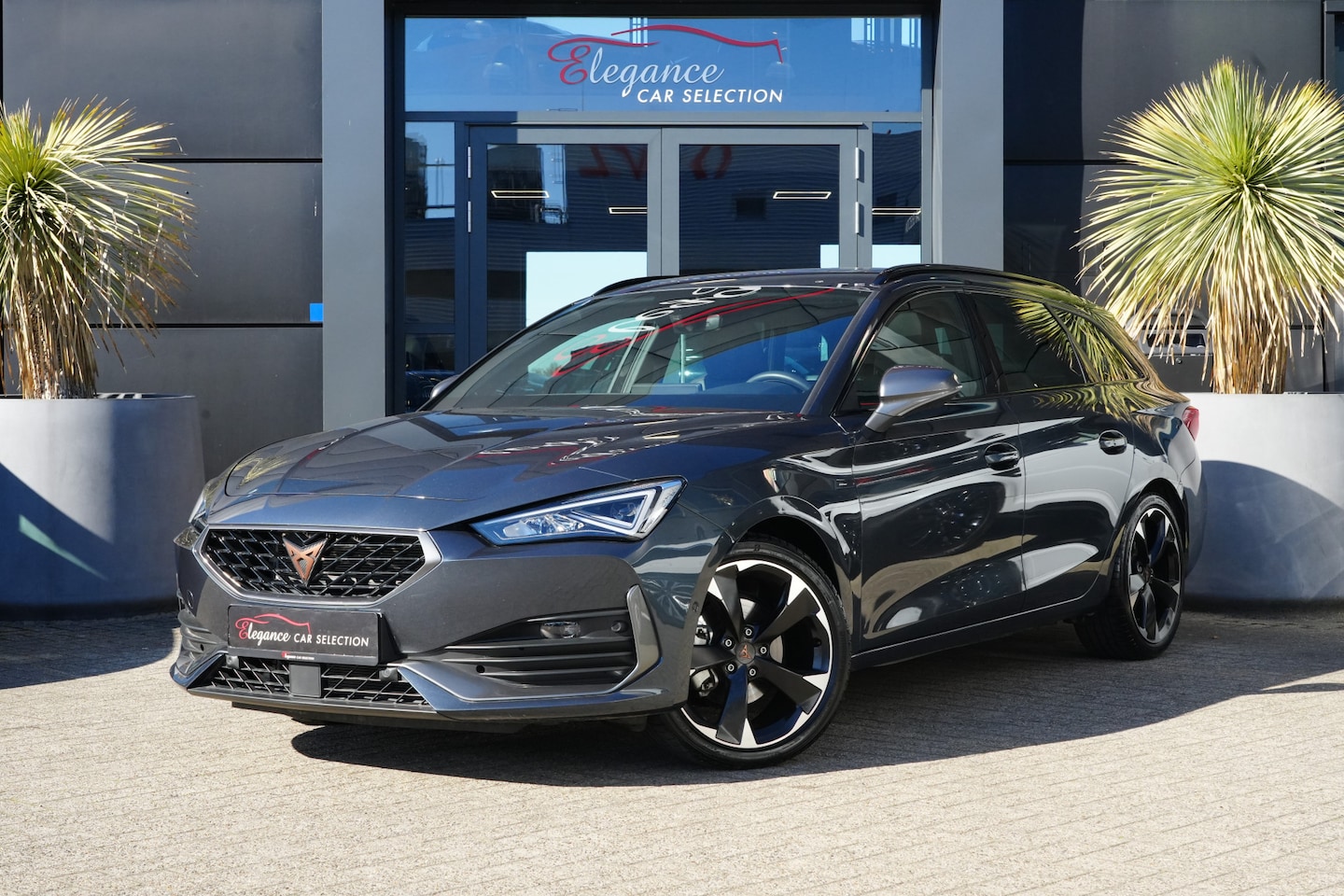 CUPRA Leon Sportstourer - 1.5 eTSI Business Edition Plus 150pk Panoramadak/Camera/BeatsAudio - AutoWereld.nl