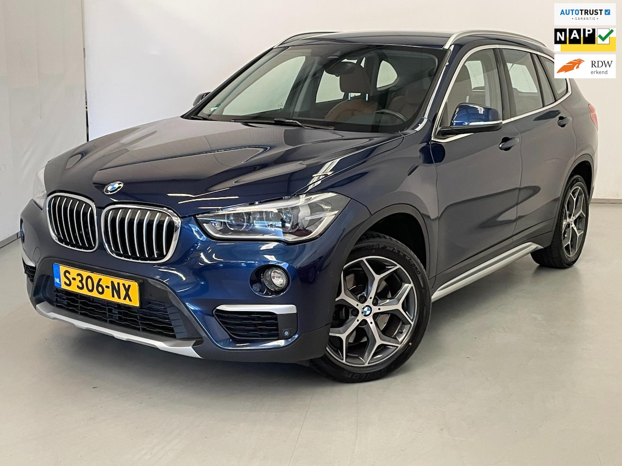 BMW X1 - XDrive20i / Harman / Memory / Adaptive / Keyless / Trekhaak - AutoWereld.nl