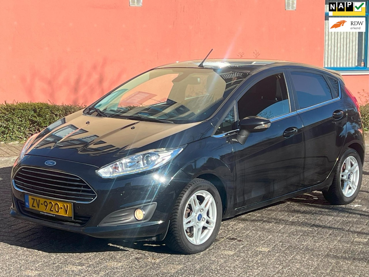 Ford Fiesta - 1.0 EcoBoost Titanium 1.0 EcoBoost Titanium (INRUIL MOGELIJK) - AutoWereld.nl