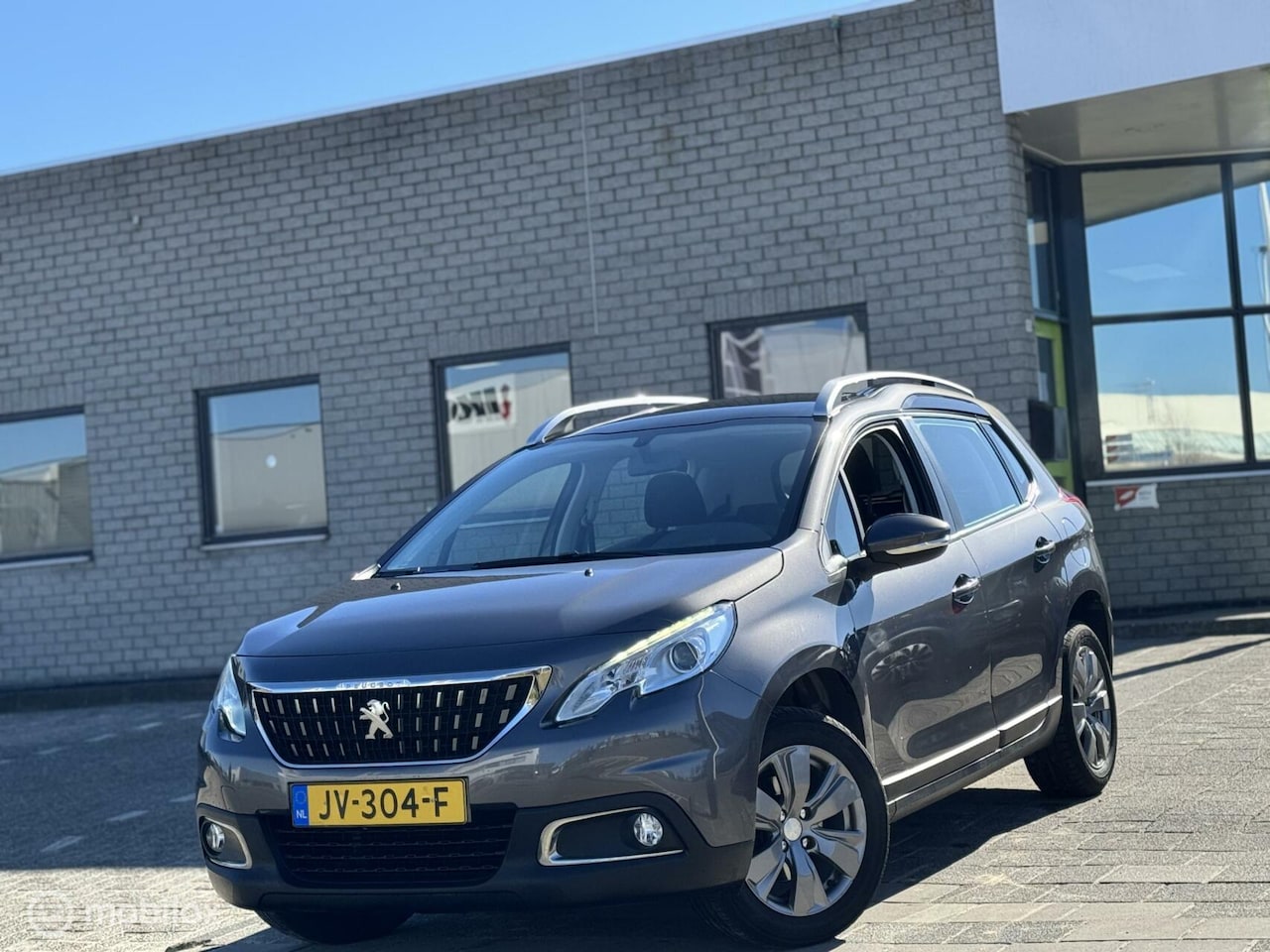 Peugeot 2008 - 1.2 PureTech Blue Lion|Navi Pano DAB Nwe motor - AutoWereld.nl