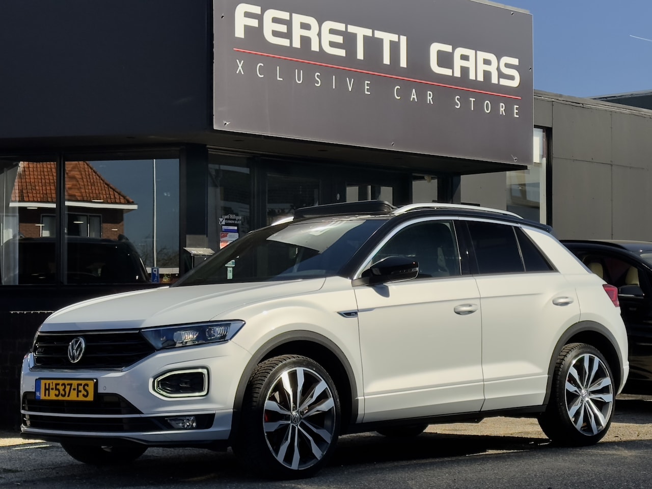 Volkswagen T-Roc - 1.5 TSI AUT7 SPORT 2X R-LINE PANODAK LEDER NAVI CAMERA DIGI-DASH CARPLAY LED LMV PDC - AutoWereld.nl