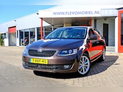 Skoda Octavia - 1.4 TSI 140pk Greentech Elegance Aut. Xenon|Navi|Adapt.Cruise|Navi