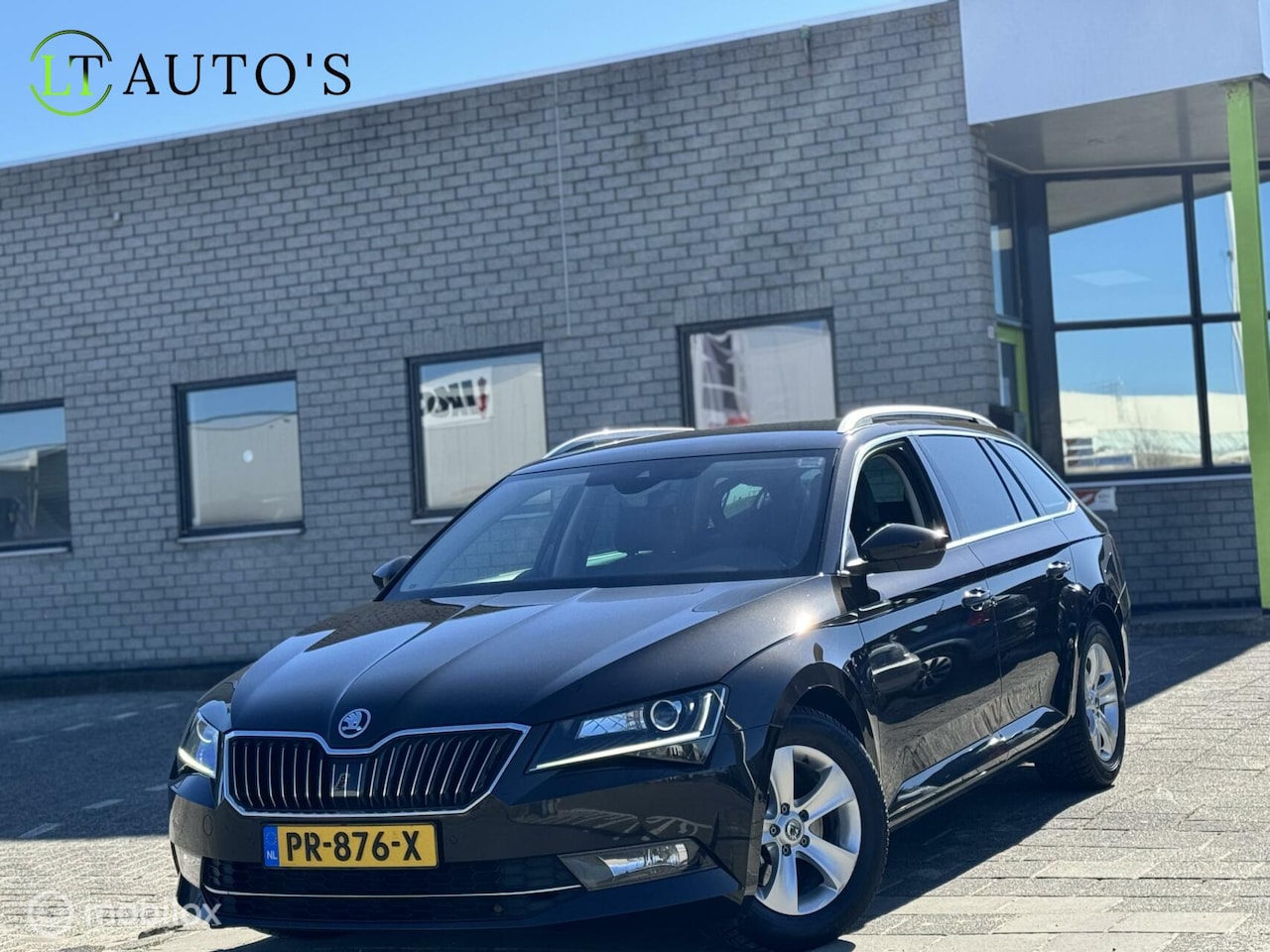 Skoda Superb Combi - 1.6 TDI Style|Sfeer Leer Carplay Camera - AutoWereld.nl