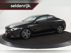 Mercedes-Benz A-klasse - 200 AMG Night | Dealer onderhouden | Panoramadak | Carplay | Trekhaak | Stoelverwarming |