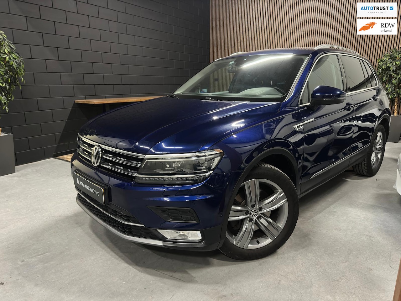 Volkswagen Tiguan - 2.0 TSI 4Motion R Line - AutoWereld.nl