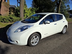 Nissan LEAF - Acenta 24 kWh | Navigatie | Camera | Lichtmetalen velgen | 84709 km